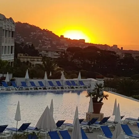 Exceptionnel Sur Cannes Vue Mer Piscine Esterno foto